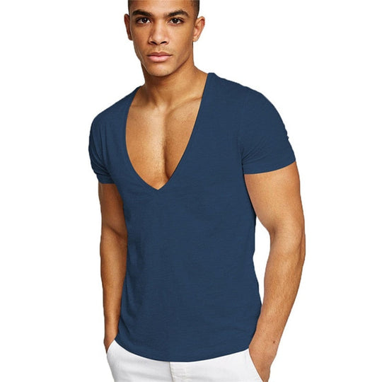 T-shirt à col en V profond pour homme