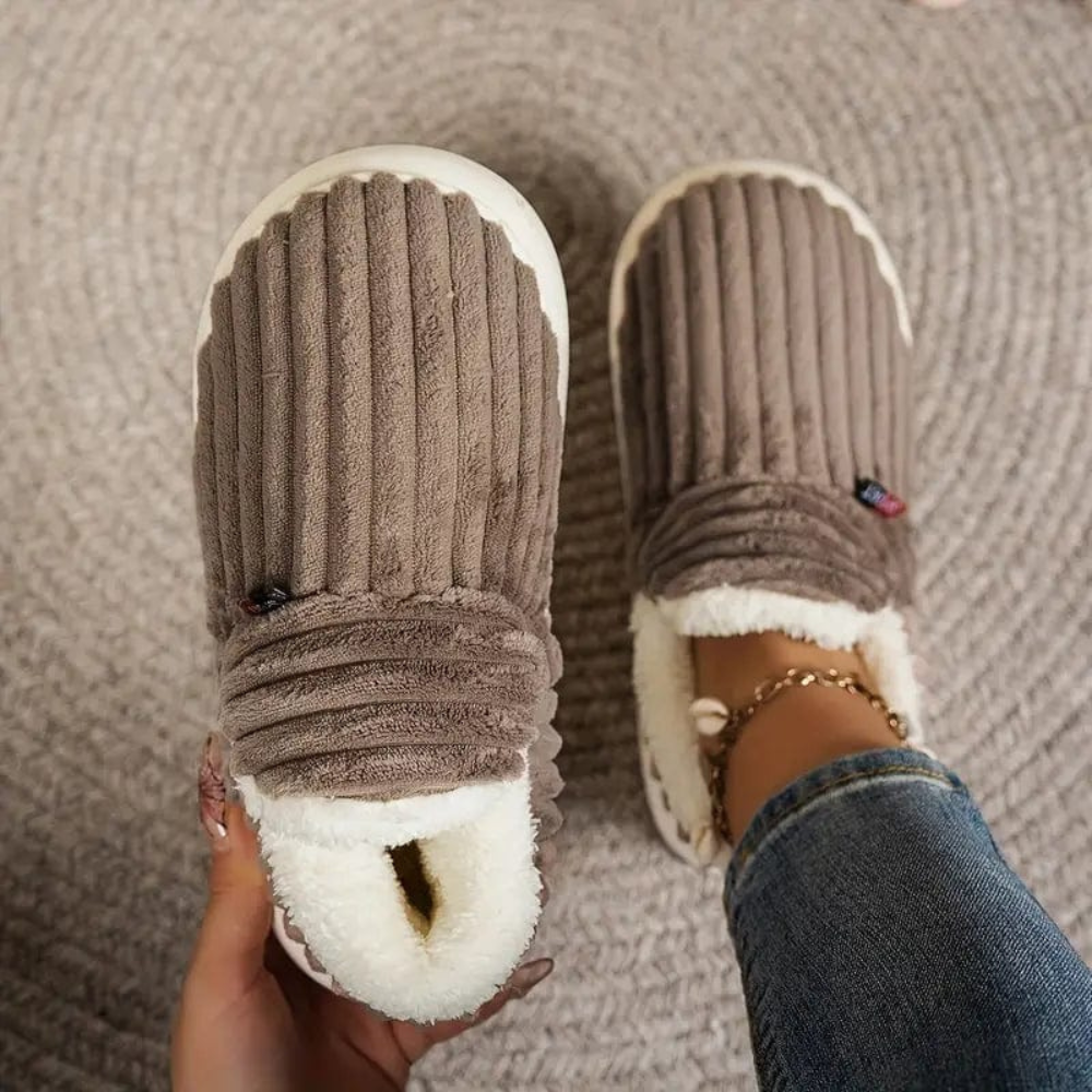 Chaussons Unisexes Confortables en Velours 7
