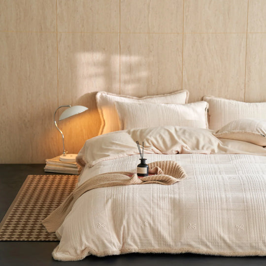 Ensemble de Literie Matelassé Motif Jacquard à Carreaux avec Bordure en Fausse Fourrure 0