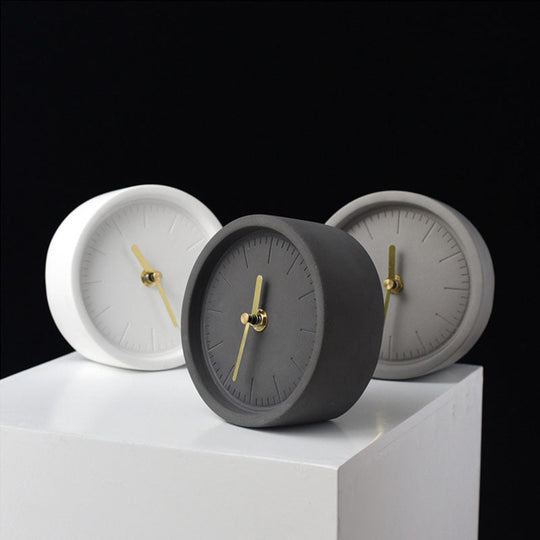 Horloge de Bureau Nordique en Ciment 2