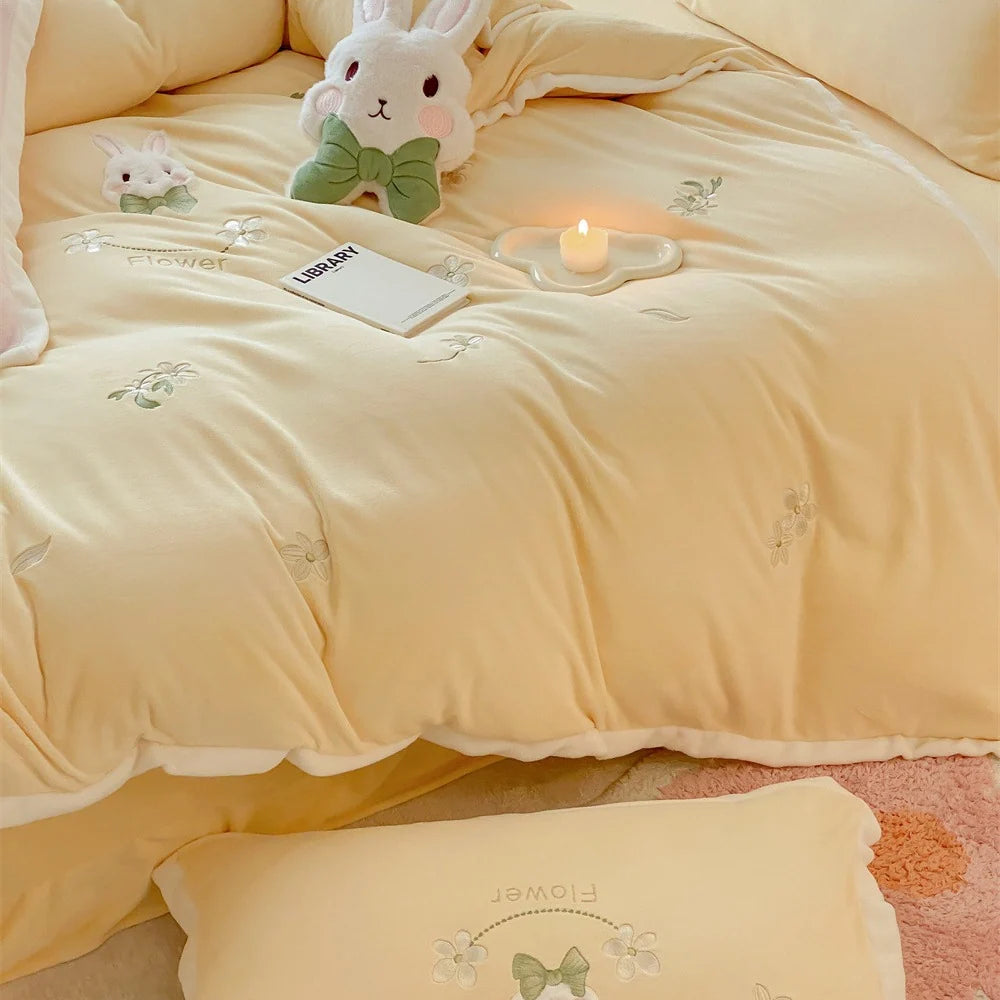 Parure de lit brodée fleurs et lapin pour femme 3