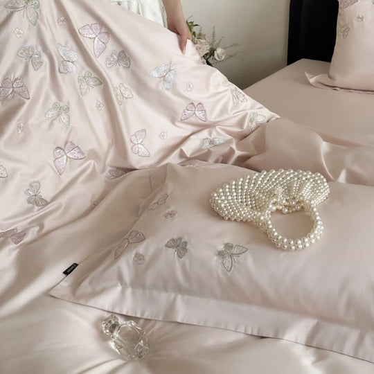 Parure de lit femme satin brodée papillons raffinée 3