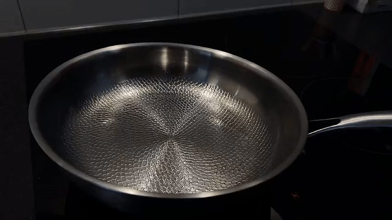 Poêle en Titane Martelé pour Cuisine 0