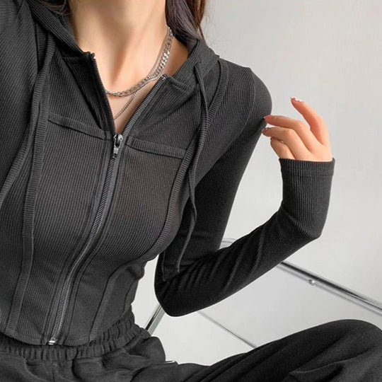Sweat à capuche court ajusté zippé pour femmes
