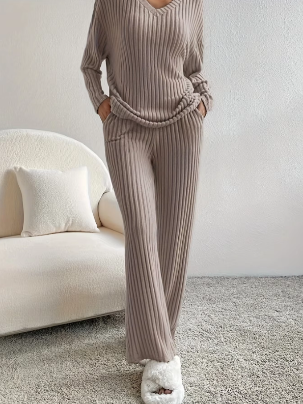 Ensemble d'hiver douillet en tricot à col en V pour femmes