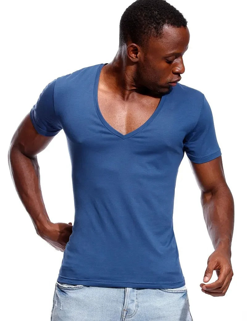 T-shirt à col en V profond pour homme