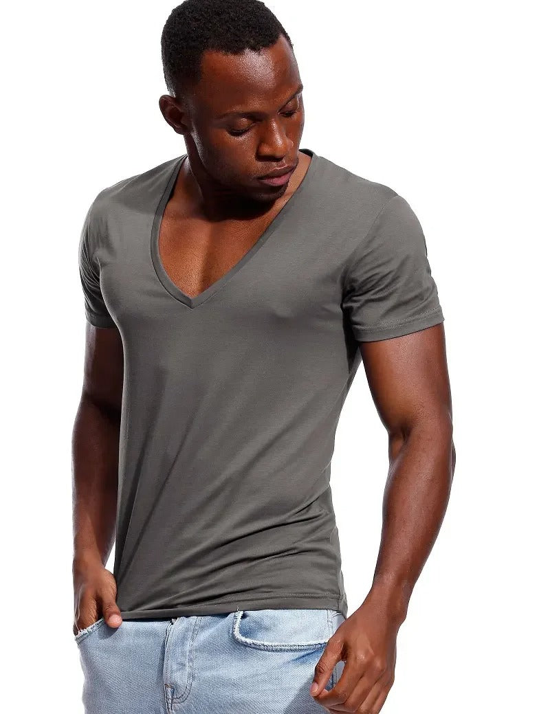 T-shirt à col en V profond pour homme