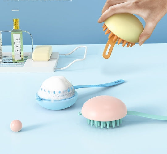Brosse de douche pour le massage du cuir chevelu