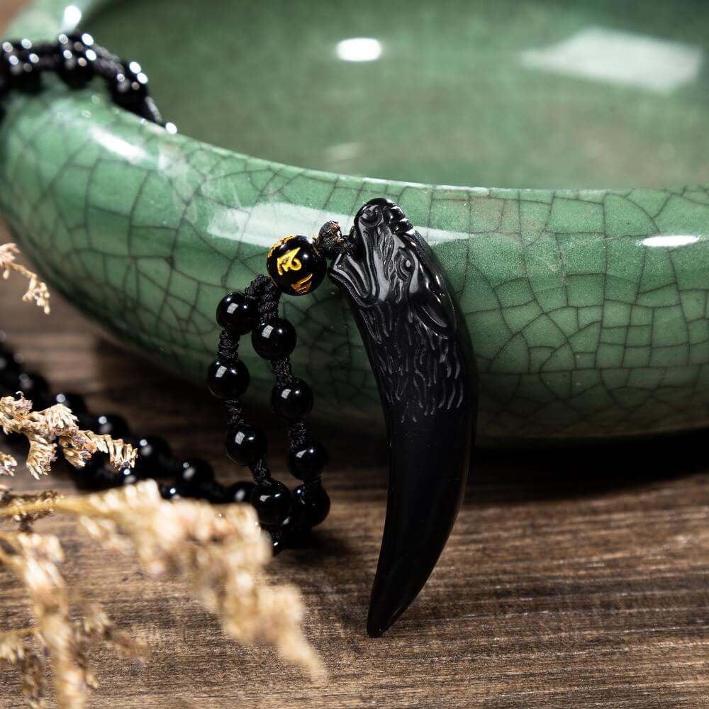 Collier à pendentif loup en obsidienne